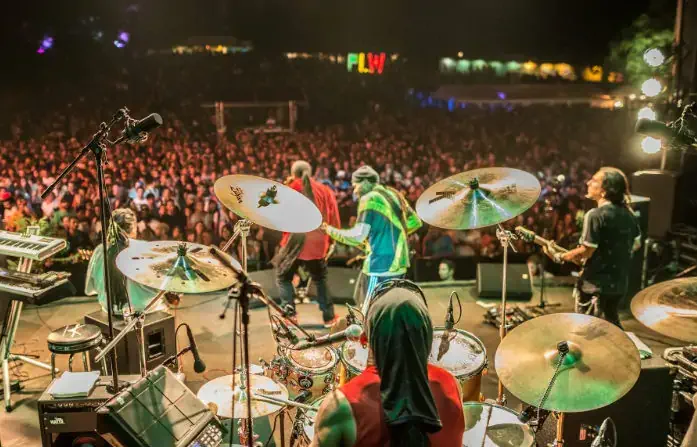 Vue depuis la scène du festival genevois de Reggae Plein-les-Watts - meilleurs festivals suisses