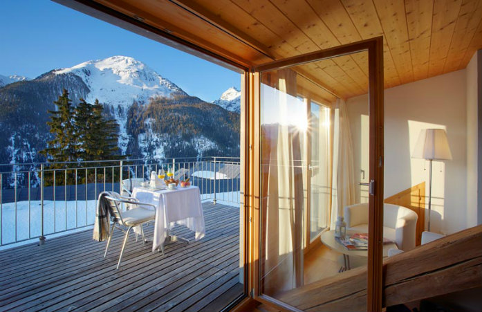 L'hotel avec spa Romantica Val Tuoi s'inscrit dans le cadre paisible du célèbre village de Schellenursli
