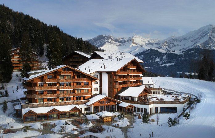 En plus de son cadre savoyard authentique, le Chalet RoyAlp offre un tres bel espace de soin et figure parmi les plus beaux hotels spa de suisse